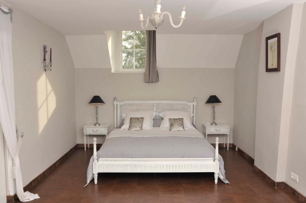 Chambres Et Tables D'Hotes Le Voriou Couddes Room photo