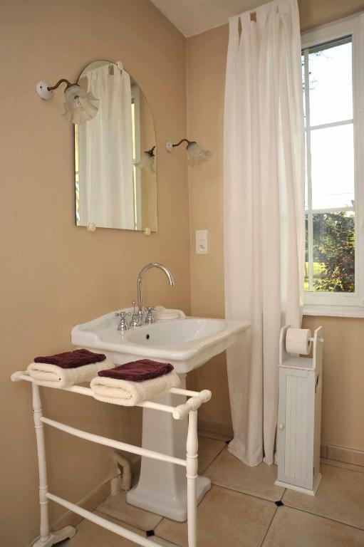 Chambres Et Tables D'Hotes Le Voriou Couddes Room photo