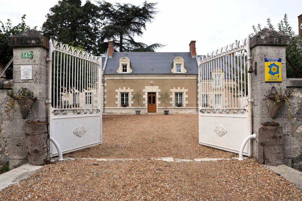 Chambres Et Tables D'Hotes Le Voriou Couddes Exterior photo